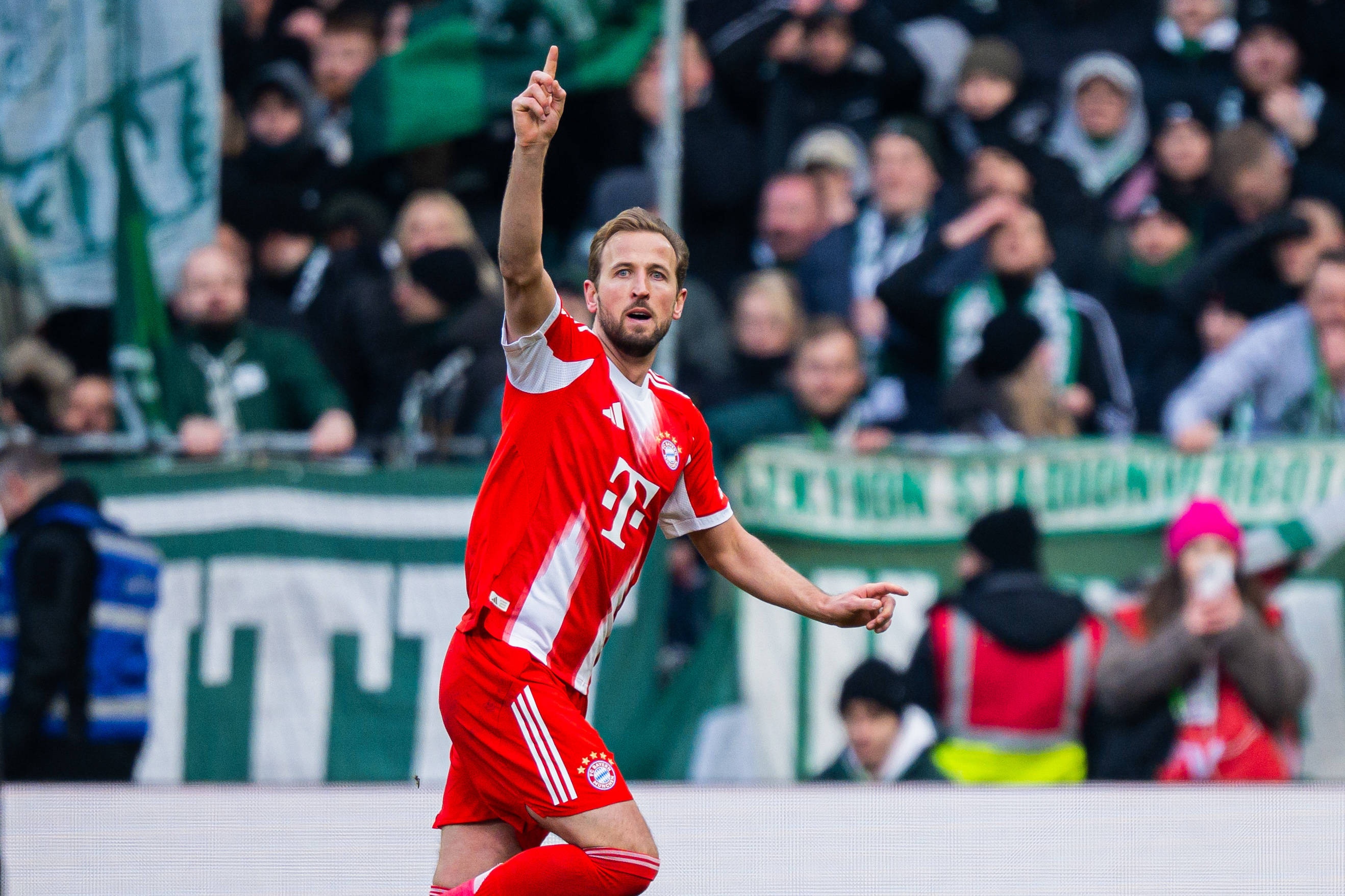 开云体育官方网站登陆-凯恩：想打破莱万进球纪录会很难，他在这个阶段曾多次帽子戏法